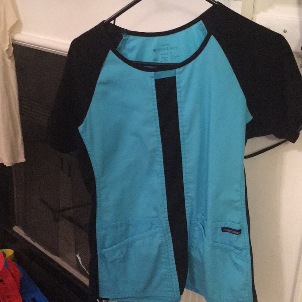 BUNDLE SCRUB TOPS - Picture 2 of 4